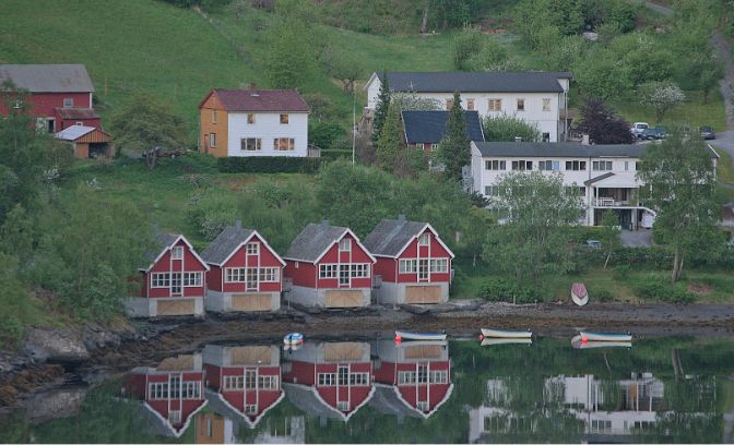 Waterweerspiegeling in Flam